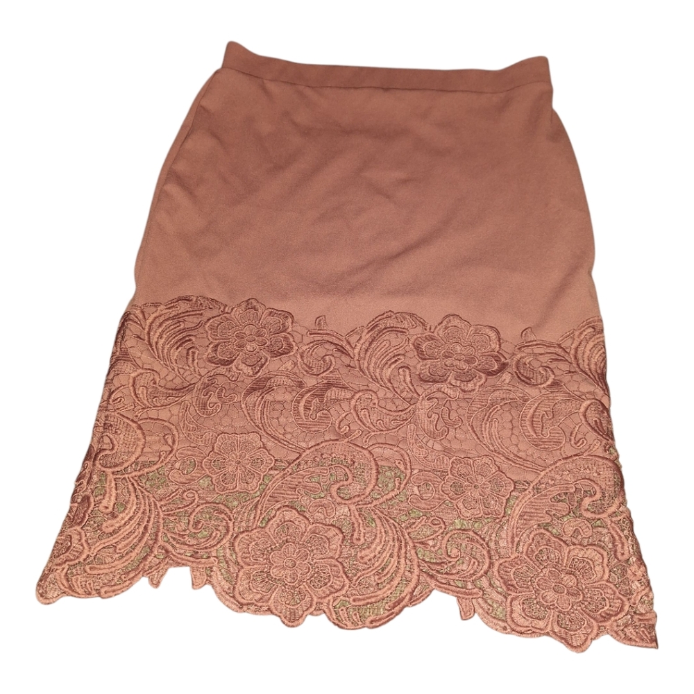 Elegant Pink Lace Skirt - Picture 5 of 5